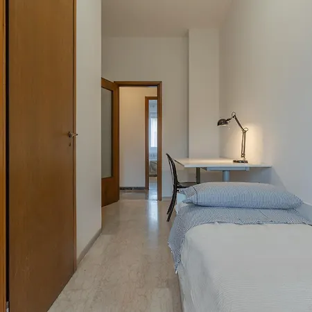 Guesthost - Roomy Near Unibo & Porta San Donato * بولونيا