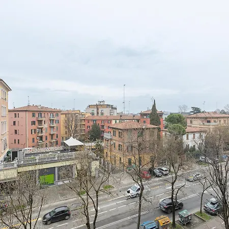 شقة Guesthost - Roomy Near Unibo & Porta San Donato بولونيا