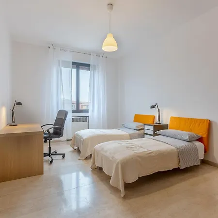 Guesthost - Roomy Near Unibo & Porta San Donato * Bolonha