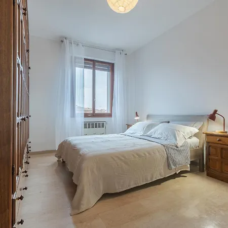 Roomy Near Unibo & Porta San Donato