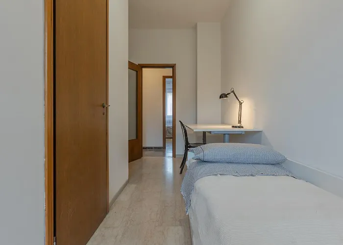 Guesthost - Roomy Near Unibo & Porta San Donato * 볼로냐