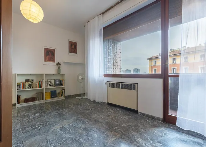 Guesthost - Roomy Near Unibo & Porta San Donato