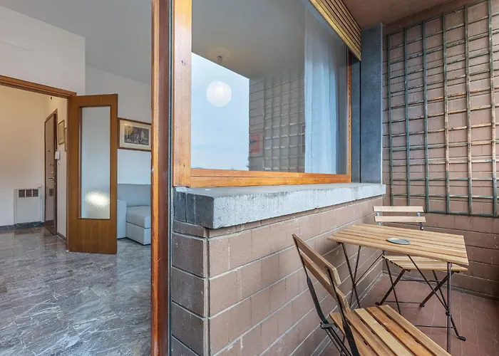 Guesthost - Roomy Near Unibo & Porta San Donato 아파트