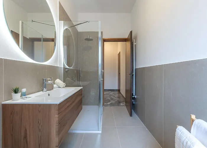 아파트 Guesthost - Roomy Near Unibo & Porta San Donato *