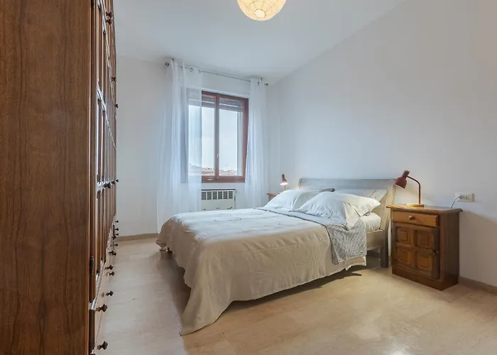 Guesthost - Roomy Near Unibo & Porta San Donato