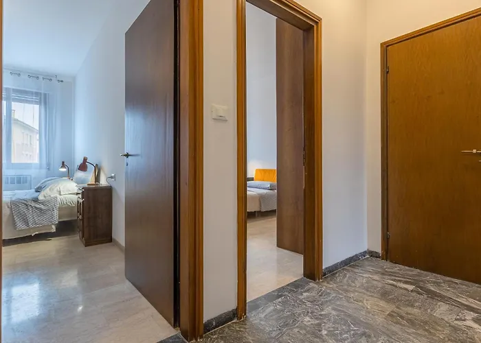 Guesthost - Roomy Near Unibo & Porta San Donato 볼로냐