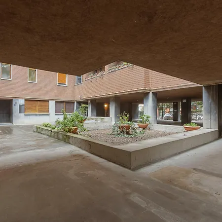 Guesthost - Roomy Near Unibo & Porta San Donato *